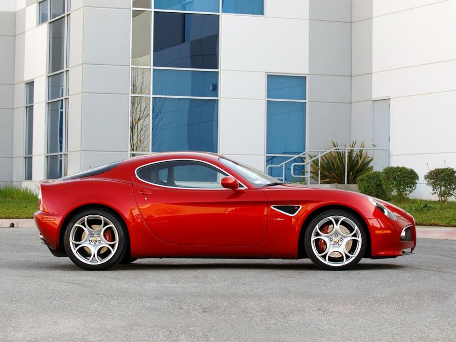  Alfa Romeo 8C Competizione 2008 года  (NA) (фото 12 из 21)